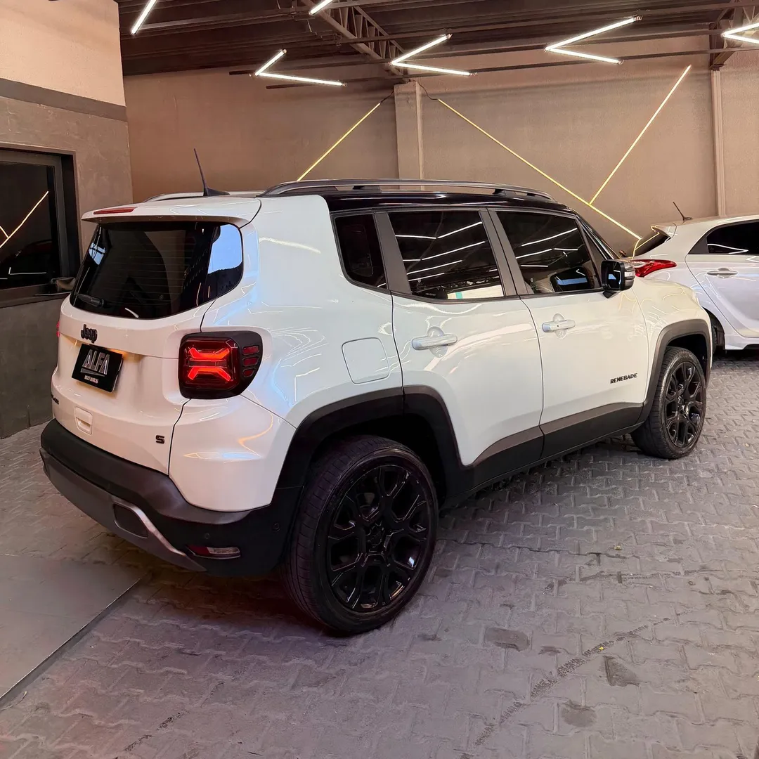 Jeep Renegade 2022, foto 4 de 7